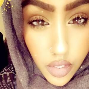 Meet your Posher, Muna